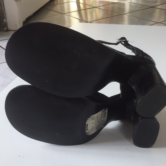 Black heels - Picture 4 of 4